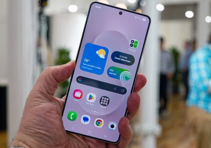 Samsung Galaxy S25 Edge Trims Fats For A Glossy, Slim AI-Powered Smartphone Samsung Galaxy S25 Edge Trims Fats For A Glossy, Slim AI-Powered Smartphone