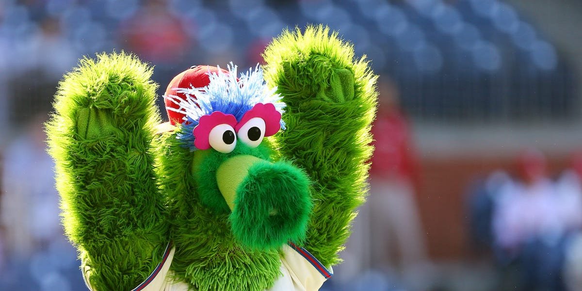 Right here Are All of the Finest Reenactments of the Coldplay ‘Kiss Cam’ Incident