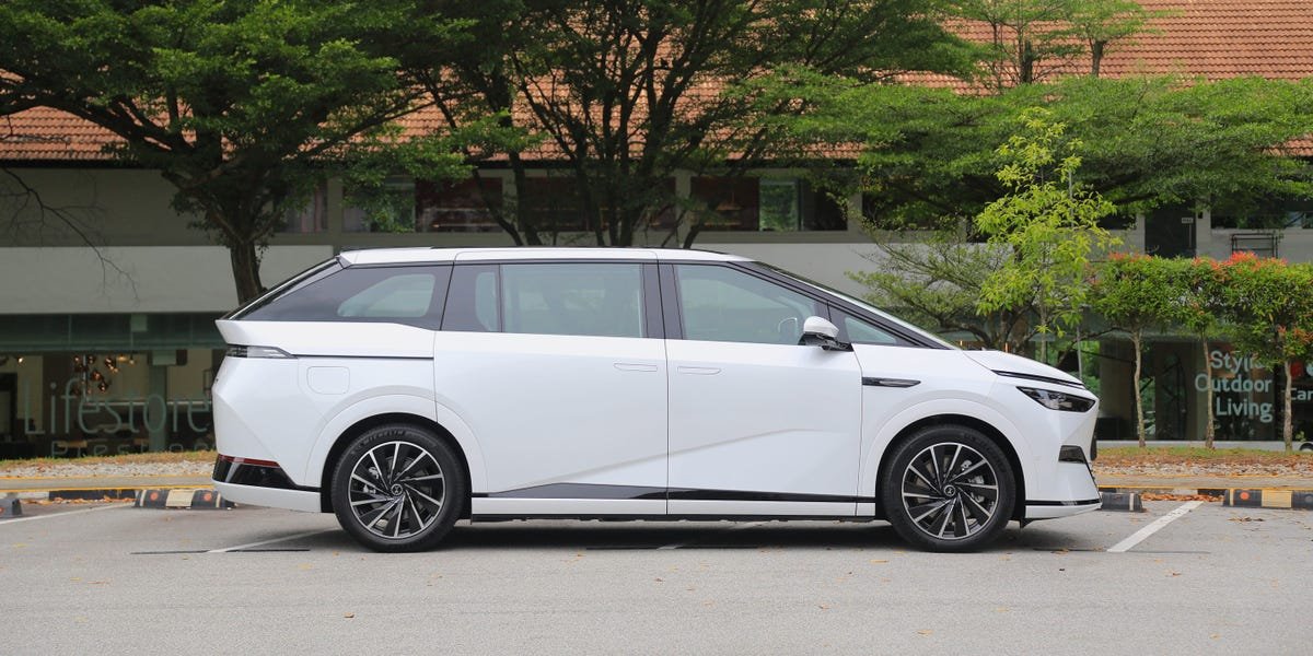 XPeng X9 Take a look at Drive: the Greatest Seats in This EV Minivan Are within the Again