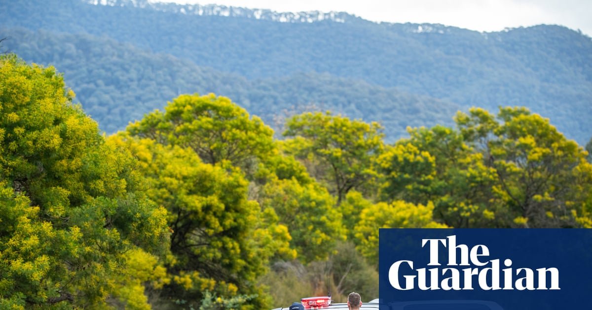 Spouse of alleged Porepunkah killer Dezi Freeman urges him to give up, sharing ‘deep sorrow’ at police deaths | Porepunkah capturing