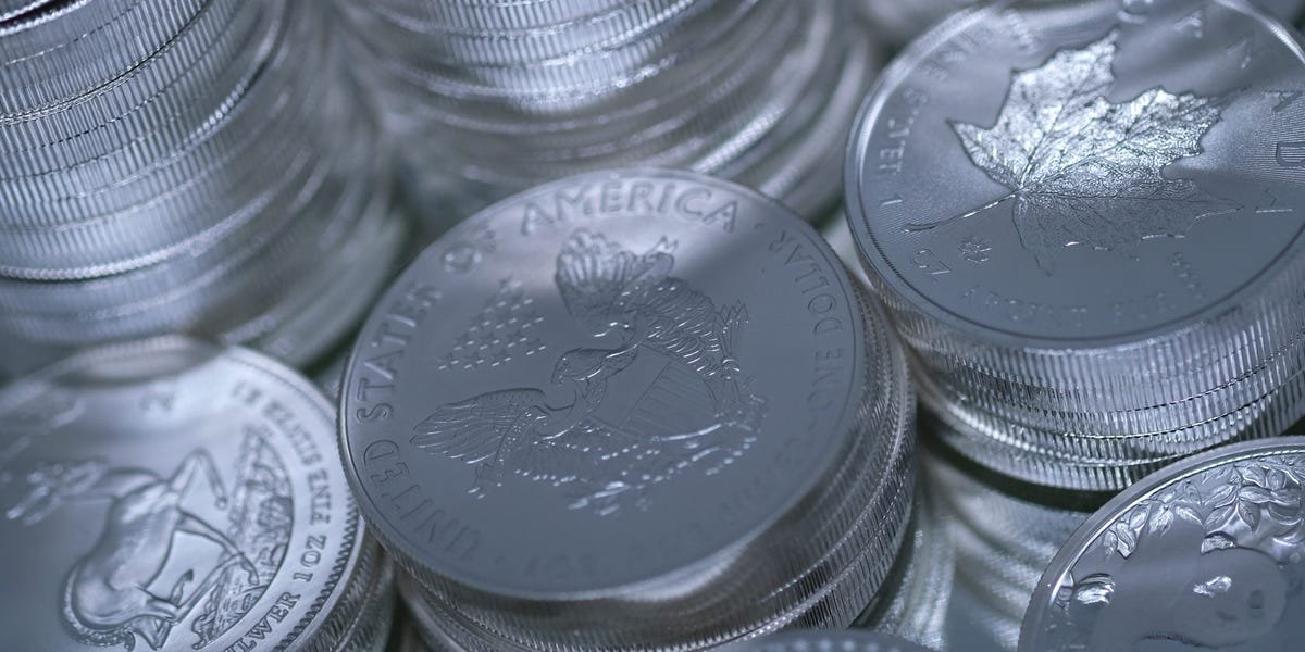 Why Collectors Might Begin With Silver Even Because the Worth of Gold Climbs