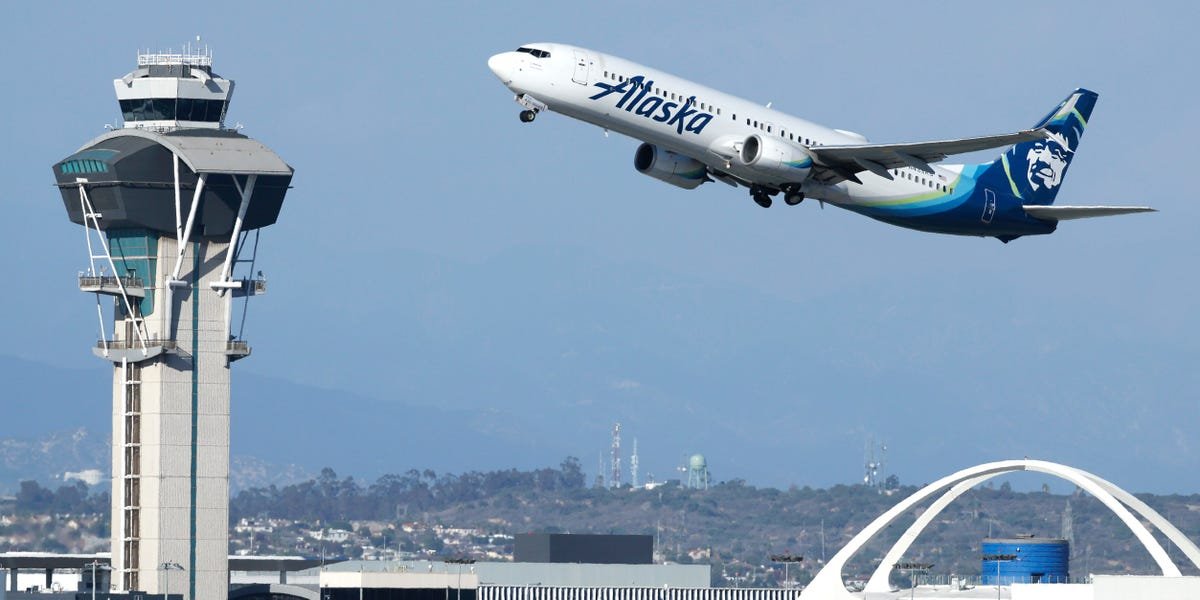 Alaska Airways Grounds All Flights Nationwide After Tech Outage