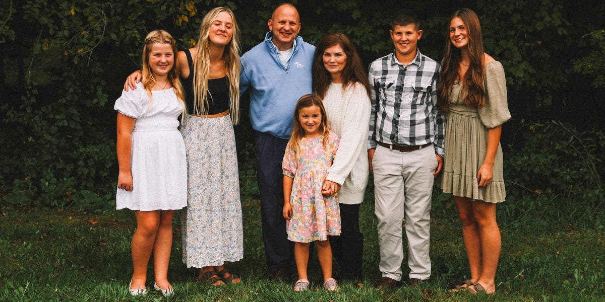 My Dad and mom Lived With My Household of seven After Promoting Their Home