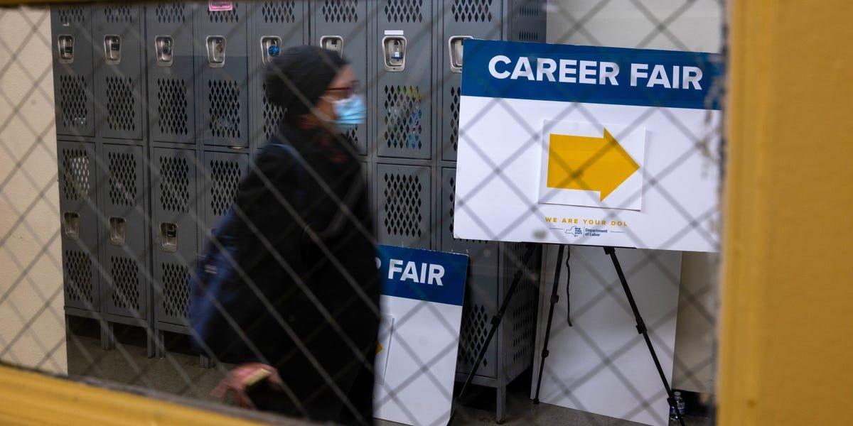 The Financial system Is Rising. That Does not Imply Corporations Are Hiring Extra.