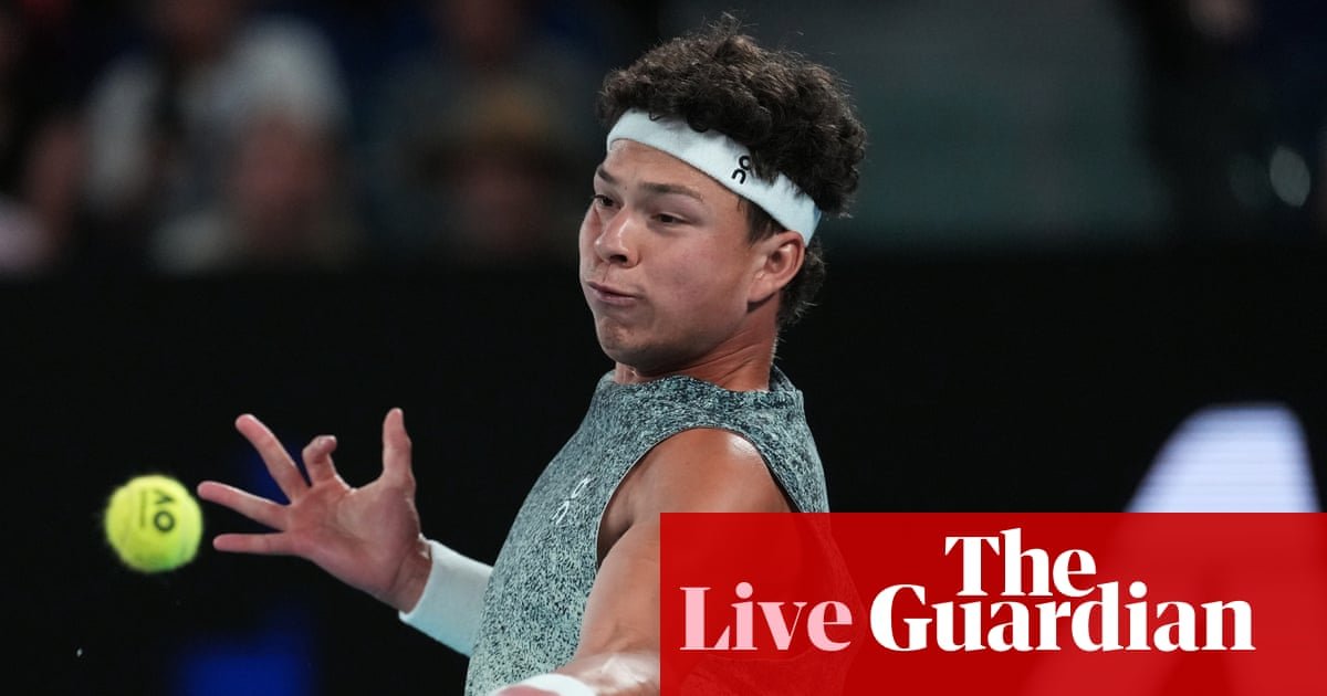 Australian Open 2026: Shelton v Ruud; Swiatek swats apart Inglis, Sinner defeats Darderi – dwell | Australian Open 2026