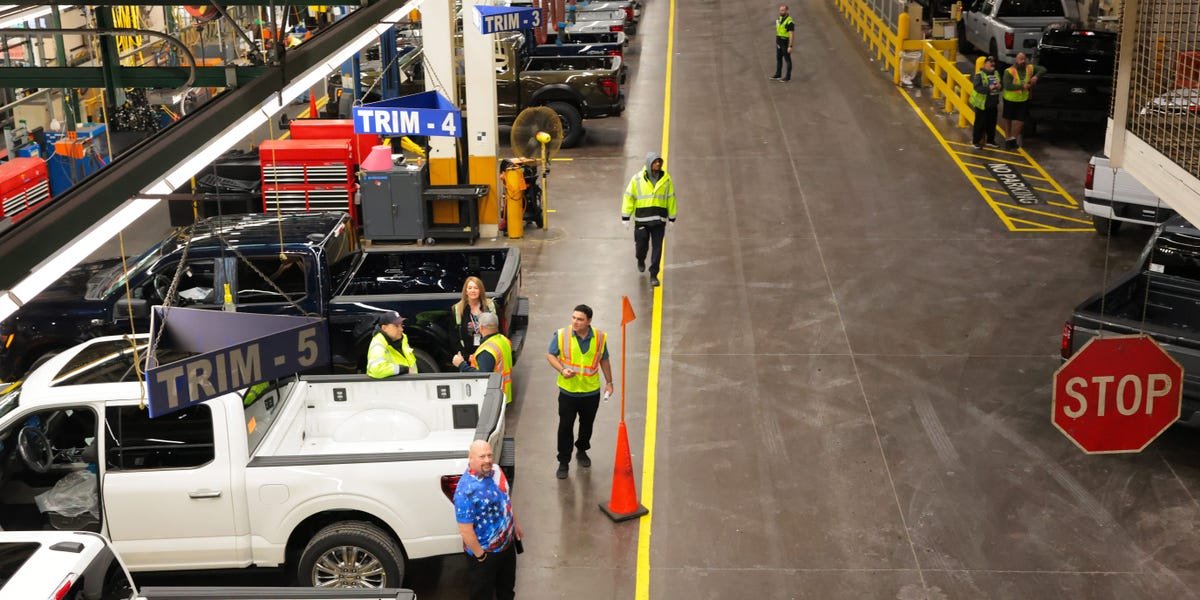 Ford Provides Some Mechanics Free Carhartt Gear to Entice Expertise