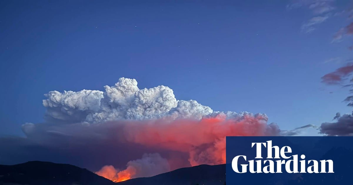 Greater than 100 buildings destroyed and 300,000 hectares burned as Victoria’s bushfires rage | Victoria