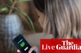 New guidelines on social media may goal ‘doomscrolling’ and ban for under-16s, Starmer says – UK politics dwell | Politics